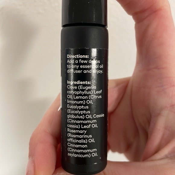 Clove and cinnamon oil - Picture 2 of 2